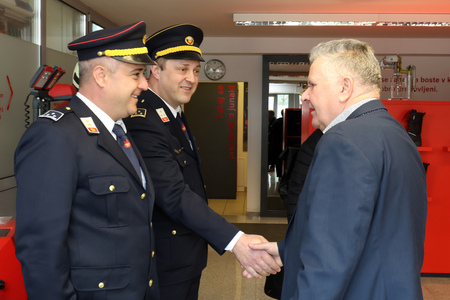 PODPIS POGODBE PGD CAJNARJE 01 FOTO LJUBO VUKELIČ